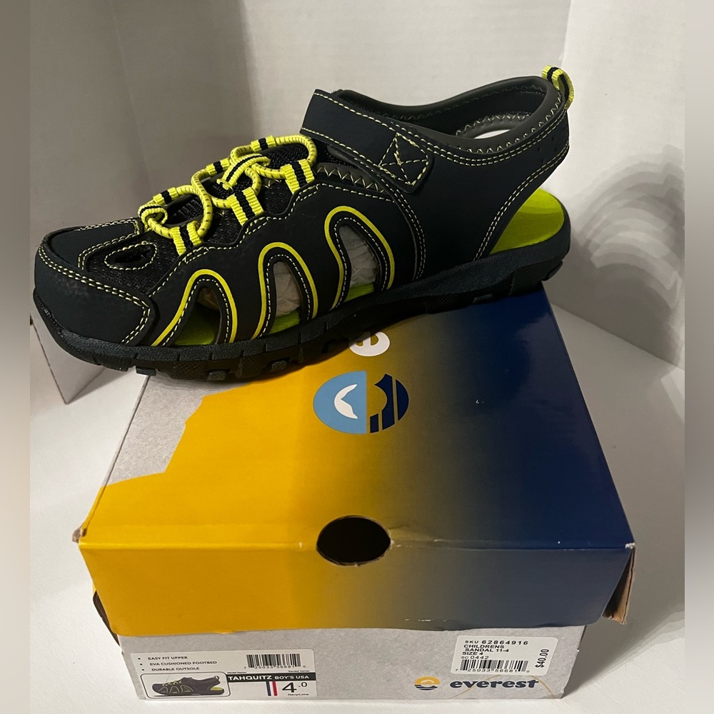 NEW W/ TAGS Everest Kids Hiking Sandals Sz 4